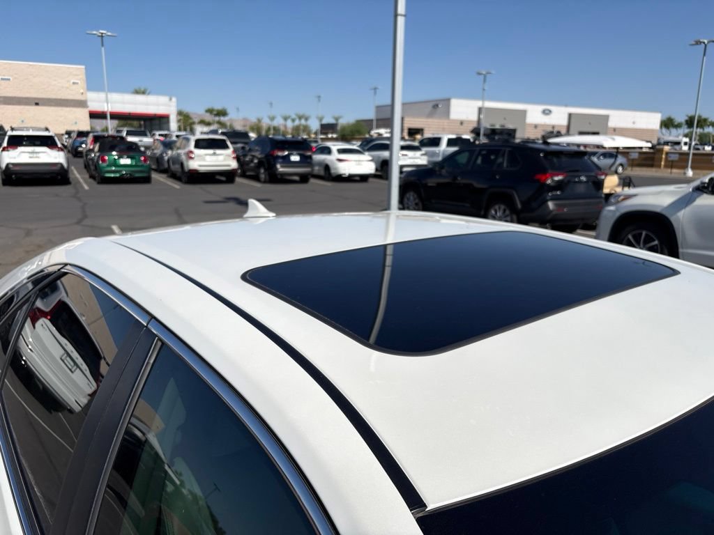 Used 2016 Toyota Camry XLE w/ Moonroof Package FWD image 16