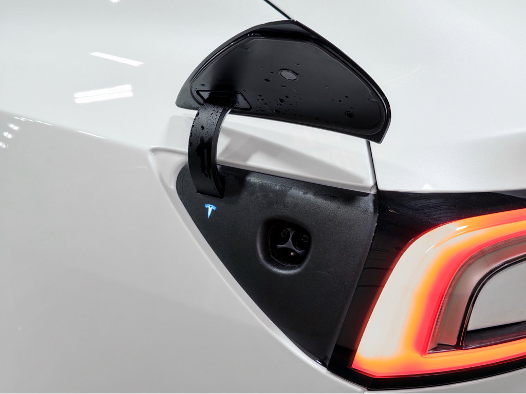 Used 2025 Tesla Model 3 Long Range image 5