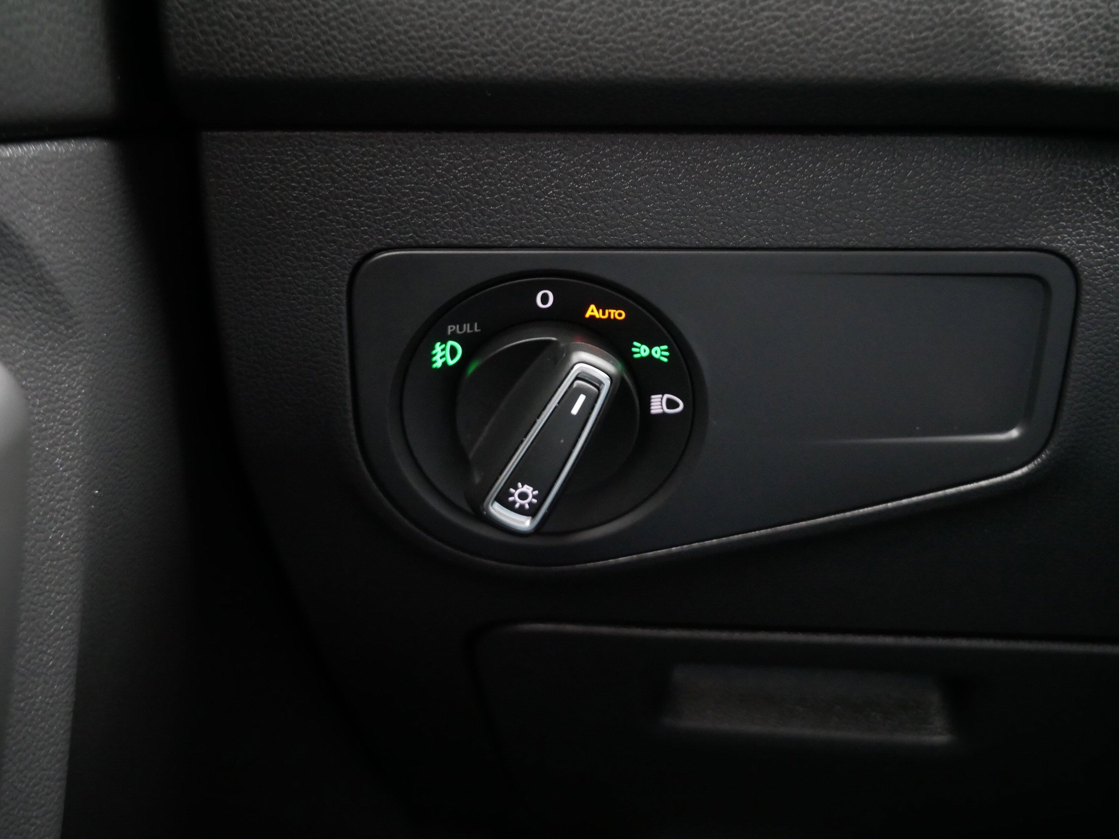 Used 2021 Volkswagen Tiguan SE R-Line image 26