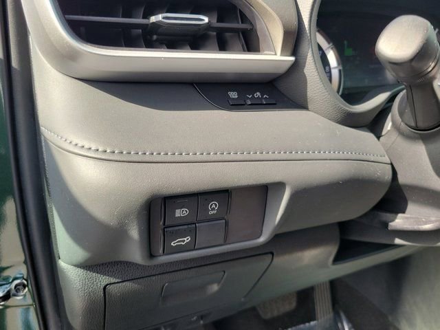Used 2023 Toyota Highlander LE AWD/4WD image 17