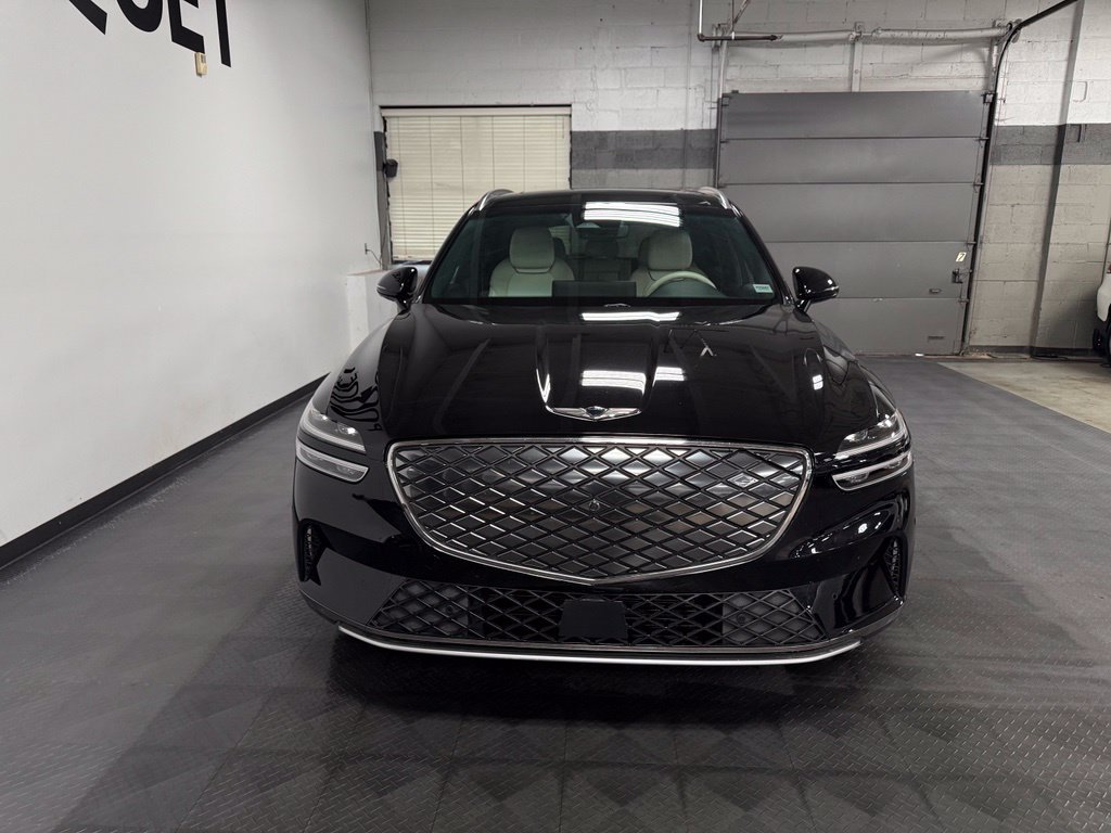 Used 2023 Genesis Electrified GV70 AWD/4WD image 3