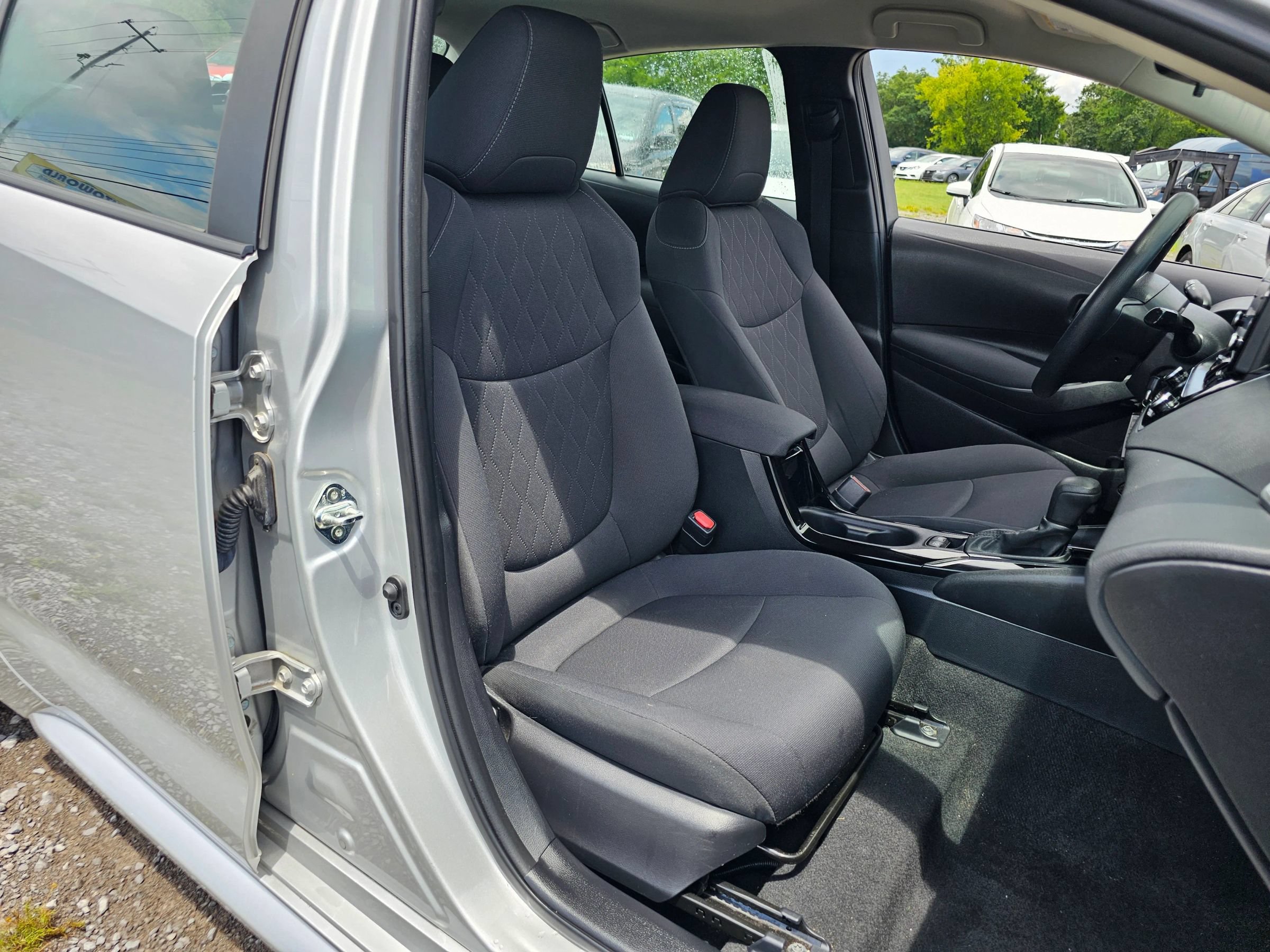 Used 2022 Toyota Corolla LE FWD image 6