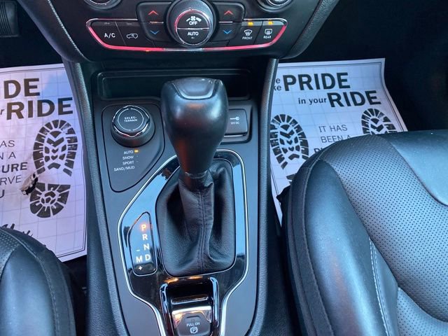 Used 2023 Jeep Cherokee Altitude Lux image 14