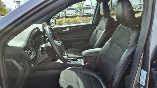Used 2025 Ford Escape ST-Line image 19