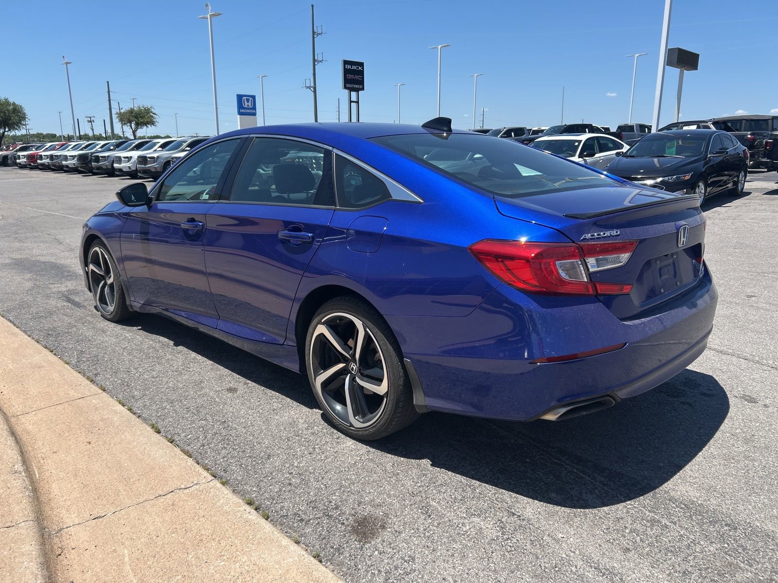 Used 2021 Honda Accord Sport image 7