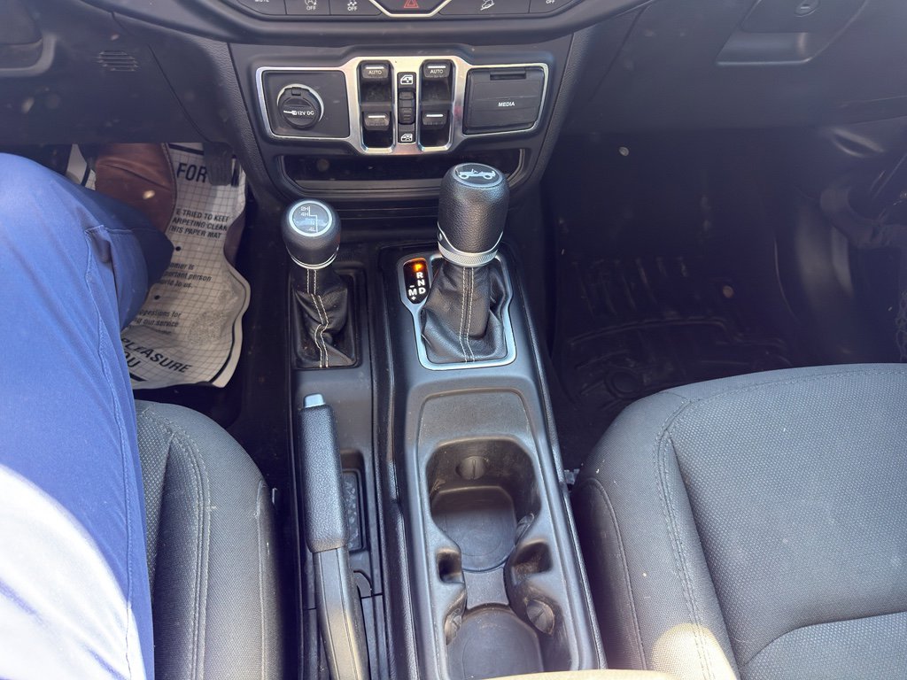 Used 2019 Jeep Wrangler Unlimited Sahara image 13