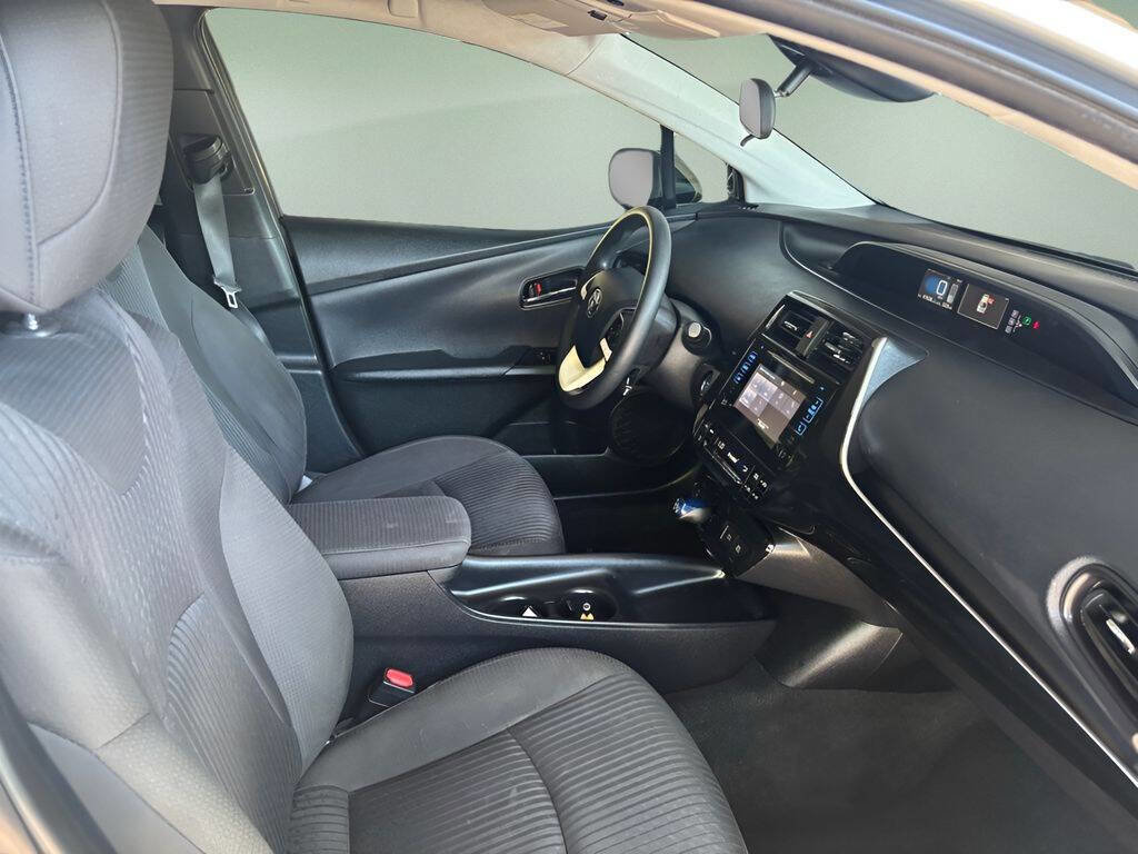 Used 2017 Toyota Prius Two w/ Carpet Mat Package image 23