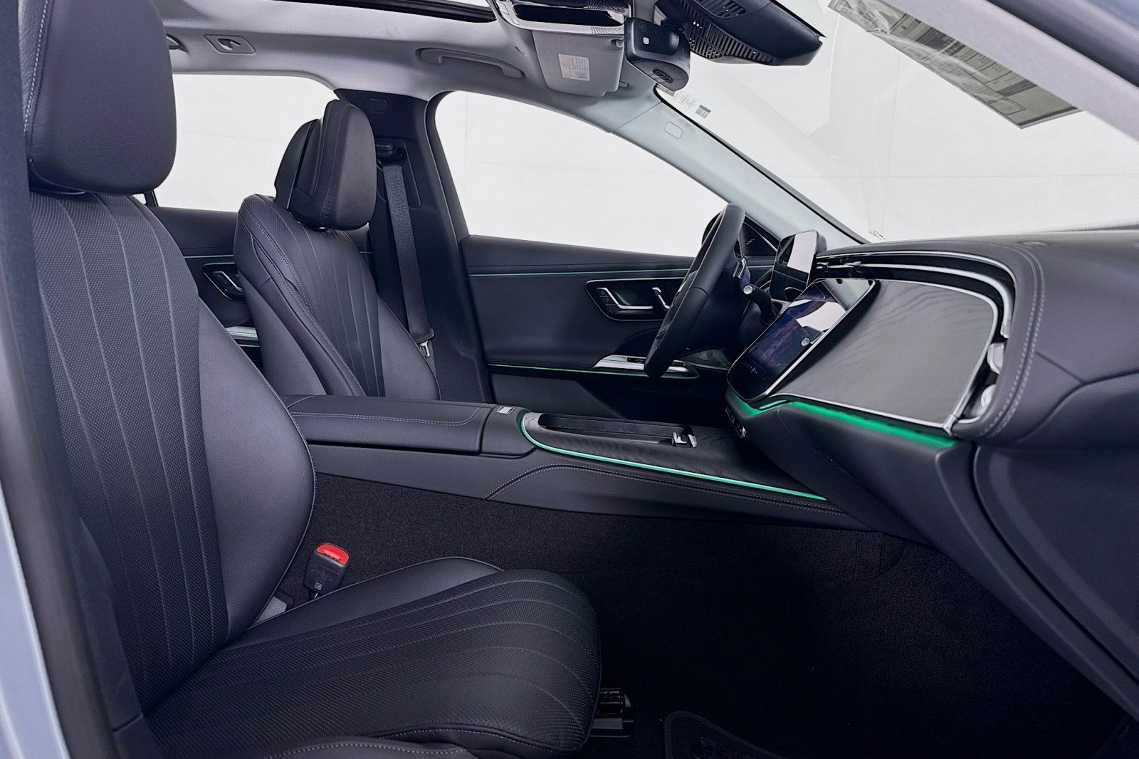 New 2025 Mercedes-Benz E 450 4MATIC All-Terrain Wagon image 6