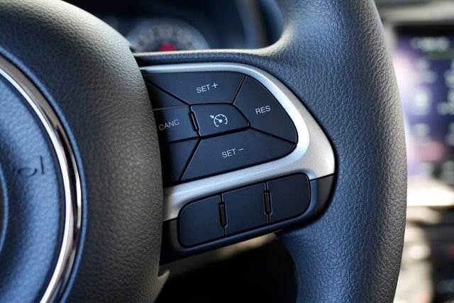 Used 2023 Jeep Renegade Latitude image 40