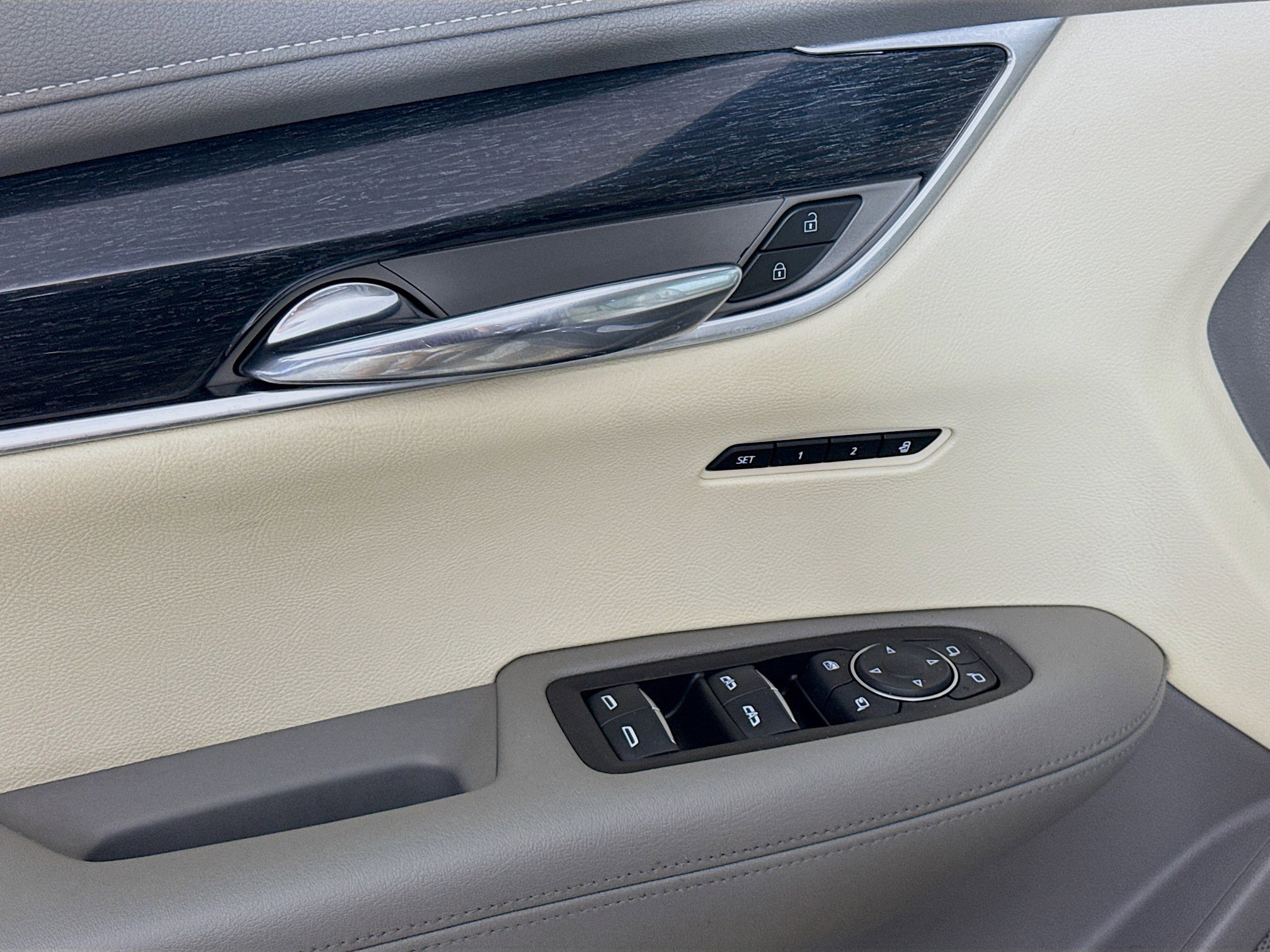 Used 2020 Cadillac XT6 Premium Luxury AWD/4WD image 24