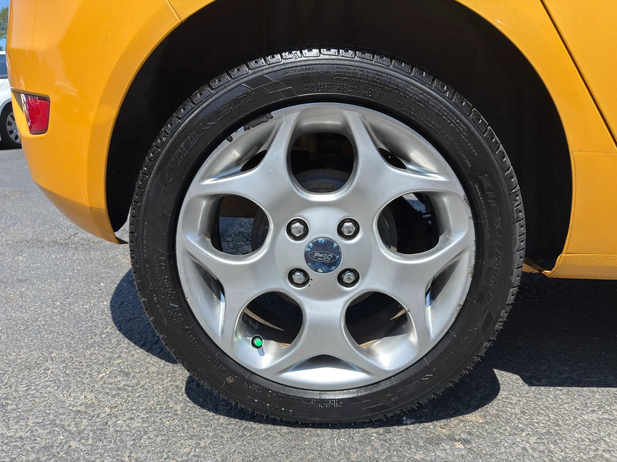 Used 2011 Ford Fiesta SES FWD image 10