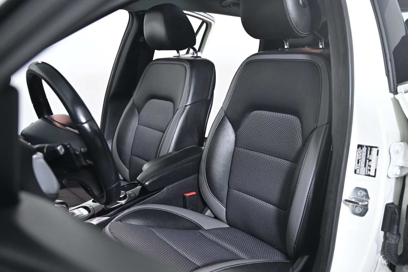 Used 2019 INFINITI QX30 Premium w/ Navigation Package image 22