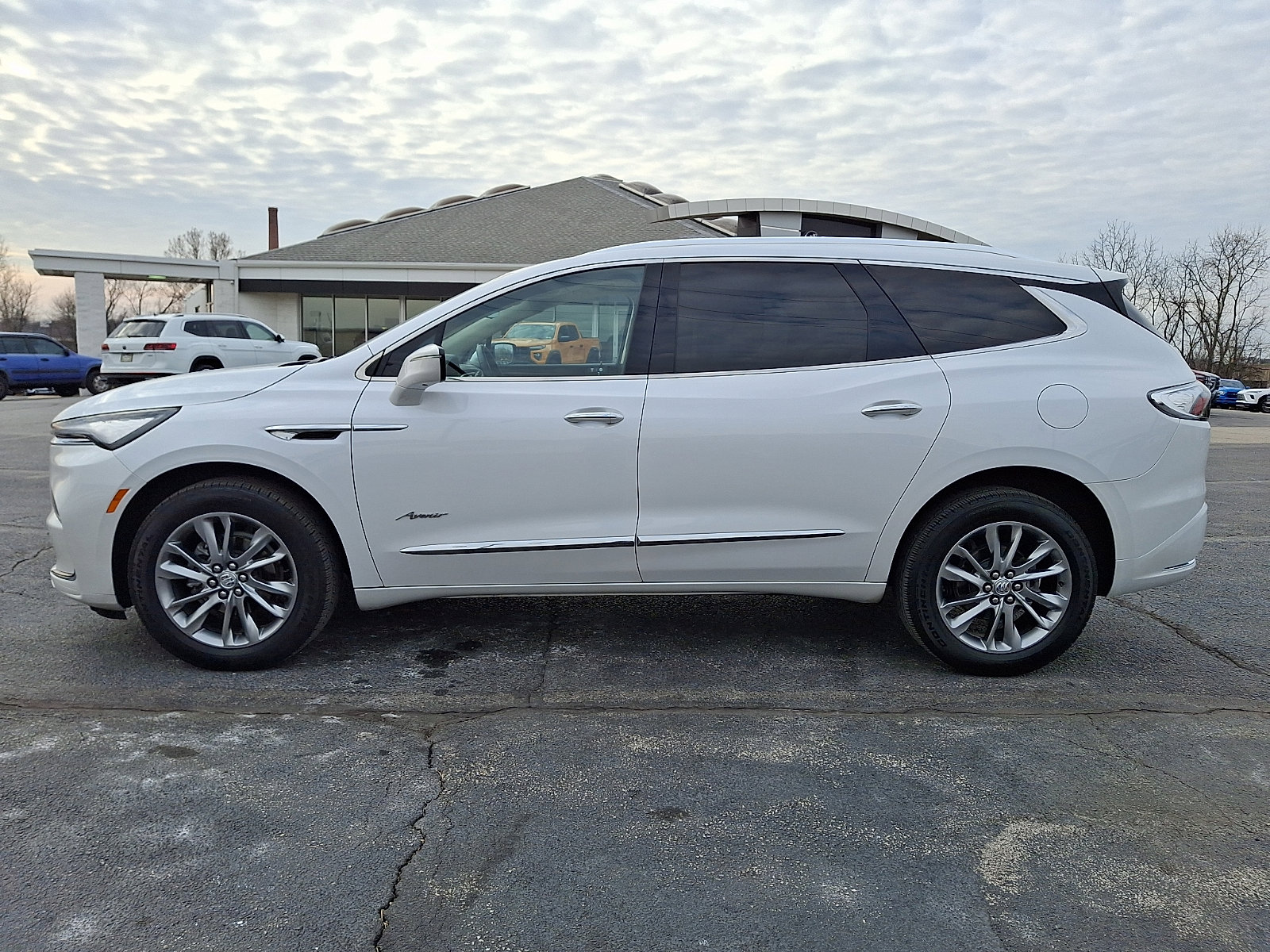 Certified 2024 Buick Enclave Avenir w/ Avenir Technology Package image 6