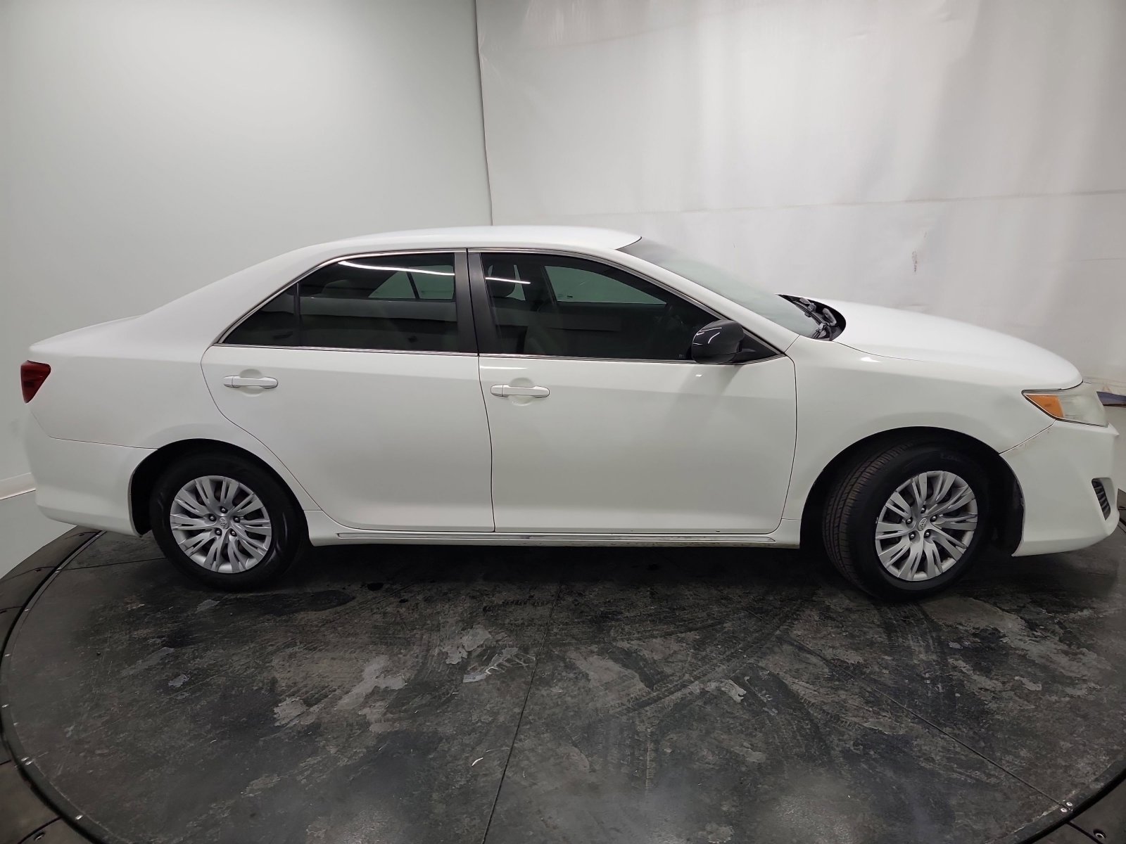 Used 2012 Toyota Camry LE image 11