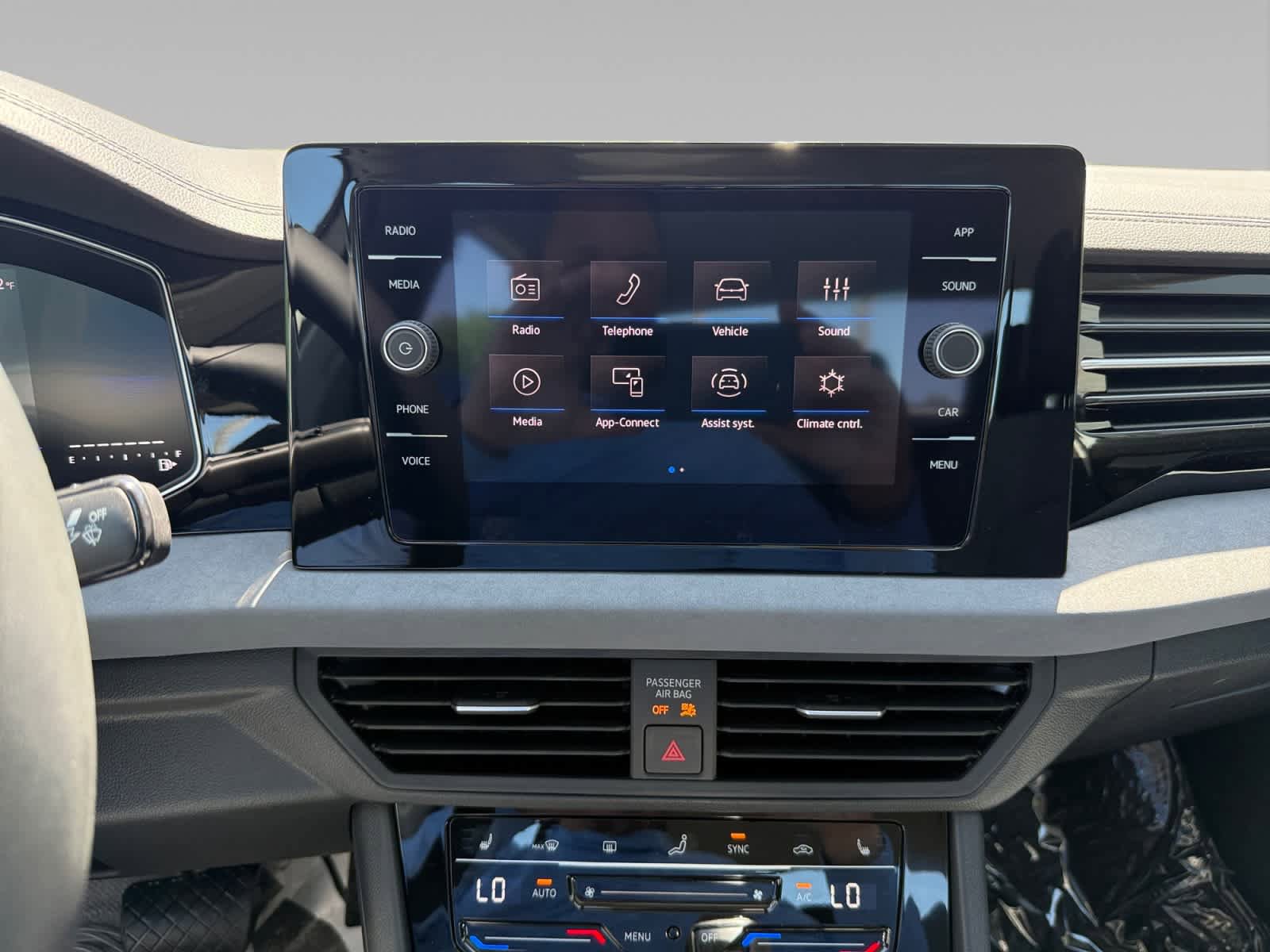 New 2026 Volkswagen Jetta SE FWD image 15