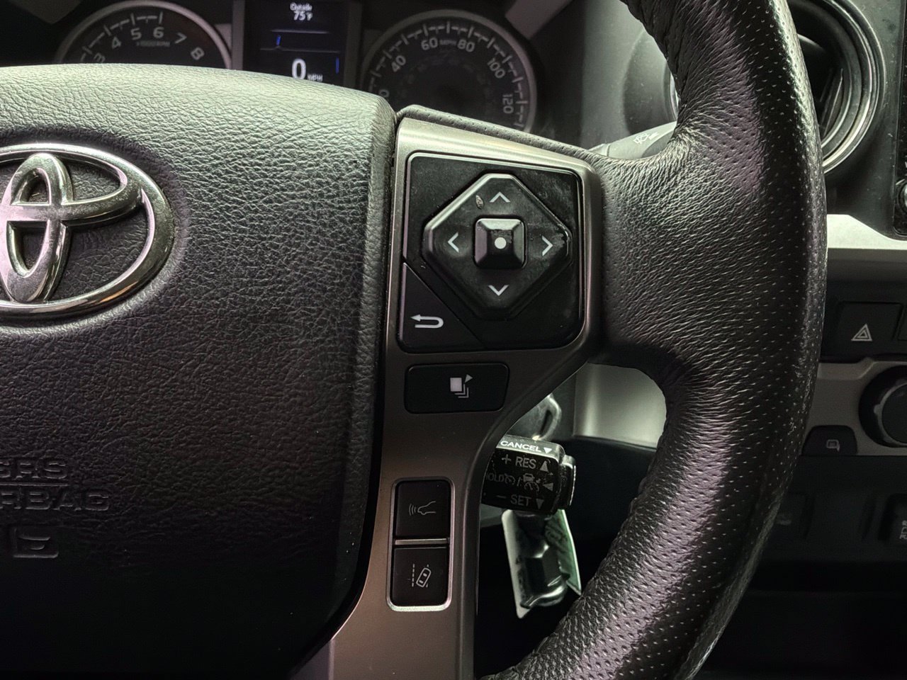 Used 2021 Toyota Tacoma SR5 RWD image 39