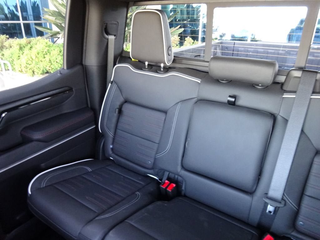 New 2026 GMC Sierra 1500 AT4X w/ LPO, Black Badging Package AWD/4WD image 16