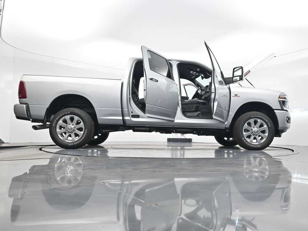 New 2026 RAM 2500 Laramie AWD/4WD image 38