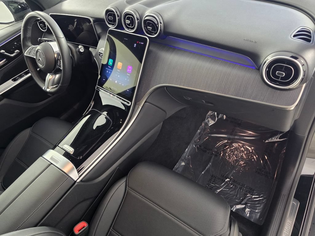 Certified 2025 Mercedes-Benz GLC 300 image 28