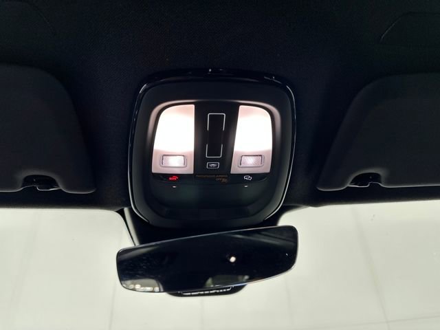 Used 2023 Volvo XC40 Recharge Plus w/ Protection Package Premier image 23