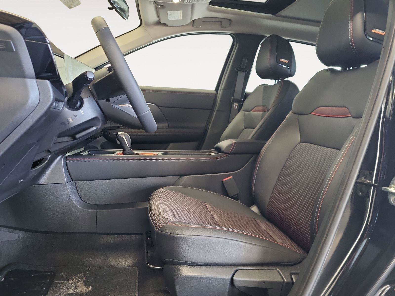 New 2026 Nissan Kicks SR w/ SR Premium Package AWD/4WD image 10