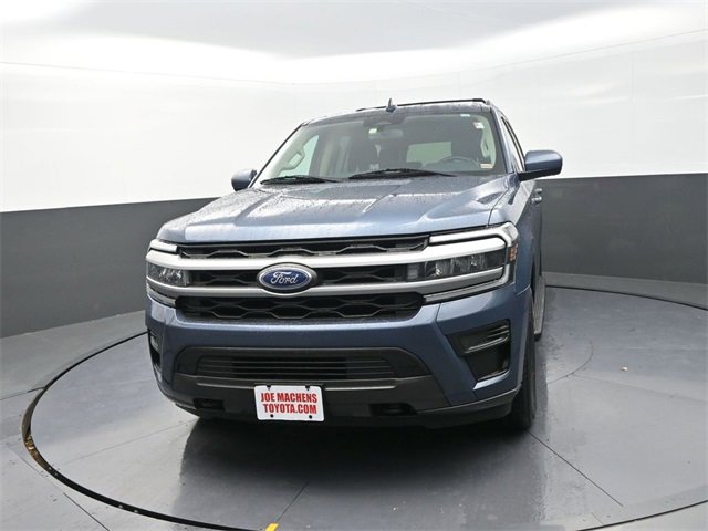 Used 2022 Ford Expedition XLT image 2