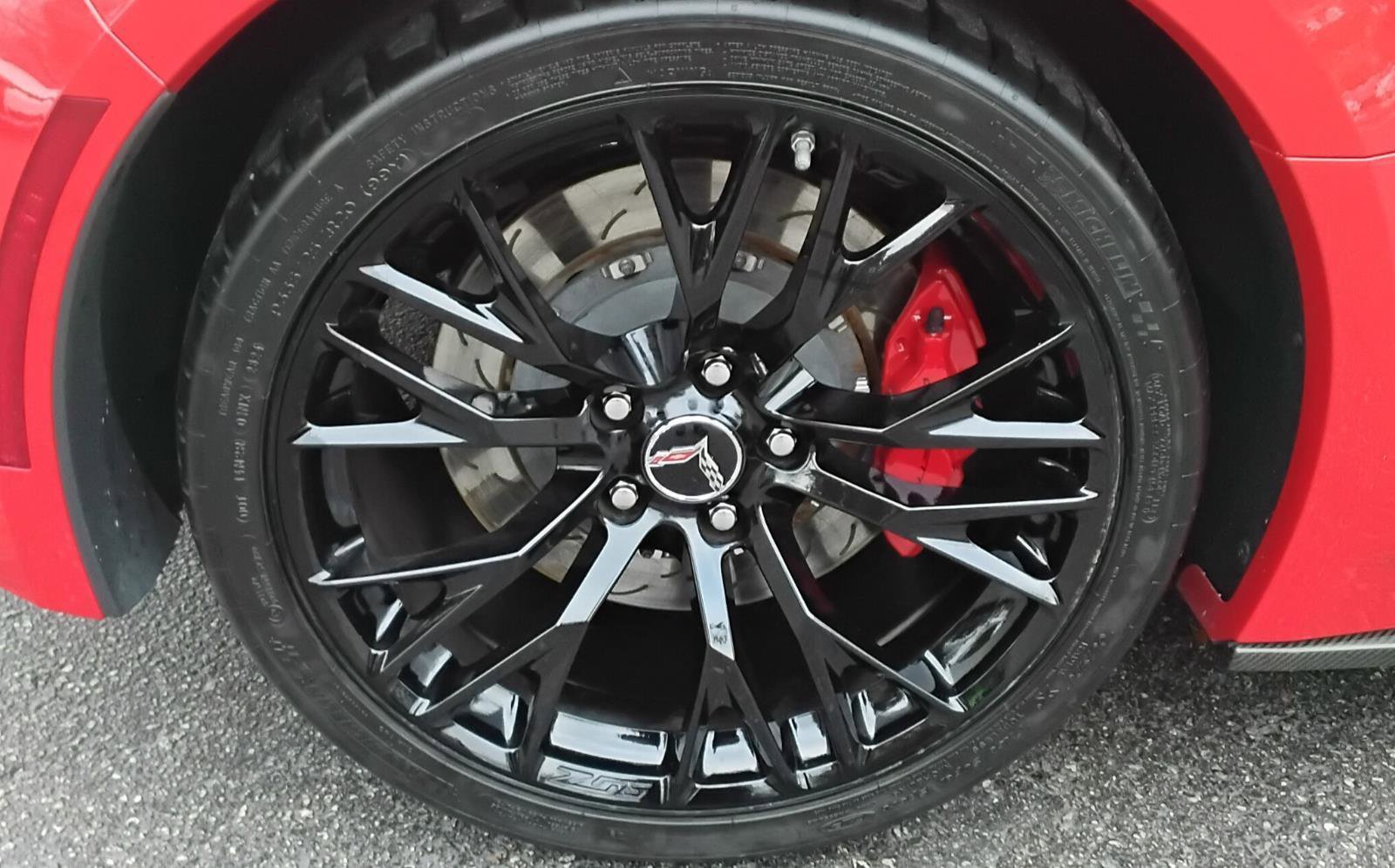 Used 2015 Chevrolet Corvette Z06 w/ 3LZ Preferred Equipment Group image 13