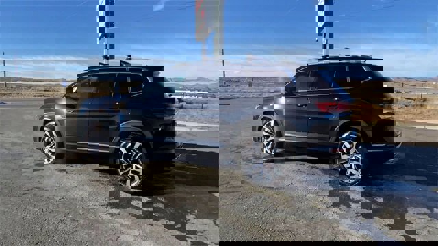 Used 2022 Volkswagen Atlas SEL Premium image 6