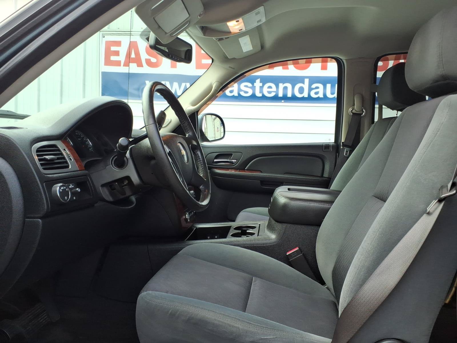Used 2009 Chevrolet Avalanche LT w/ Convenience Package #1 RWD image 7