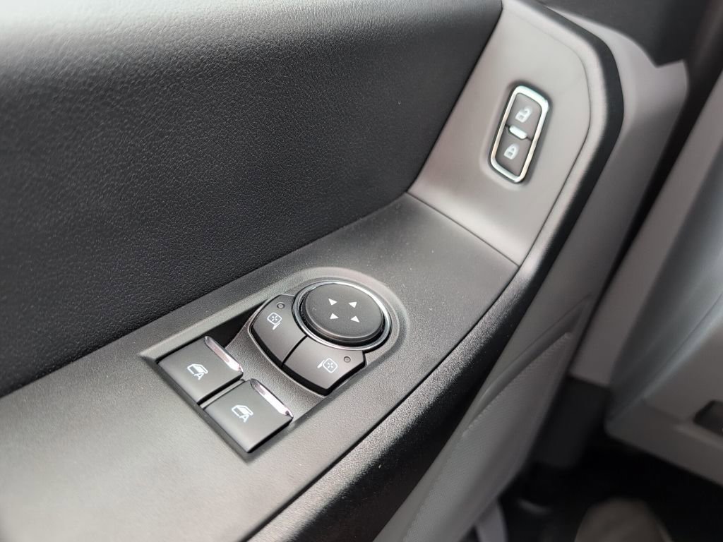 New 2025 Ford F550 4x4 Regular Cab Super Duty image 15