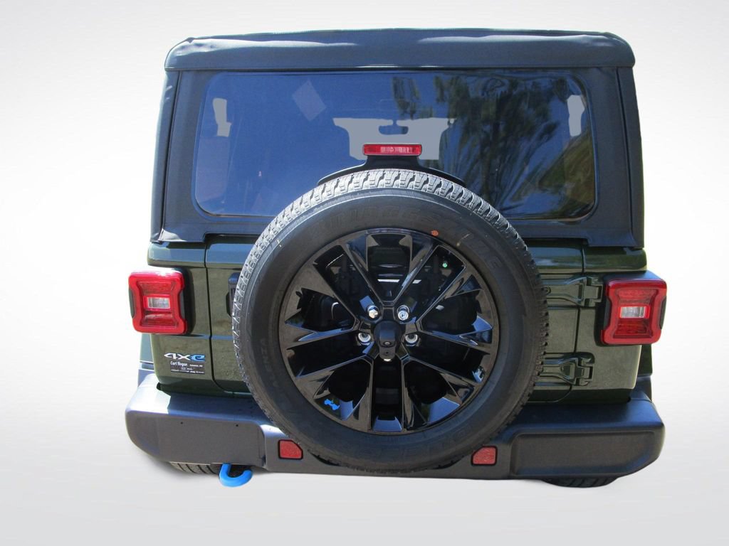 Used 2022 Jeep Wrangler Unlimited Sahara AWD/4WD image 10