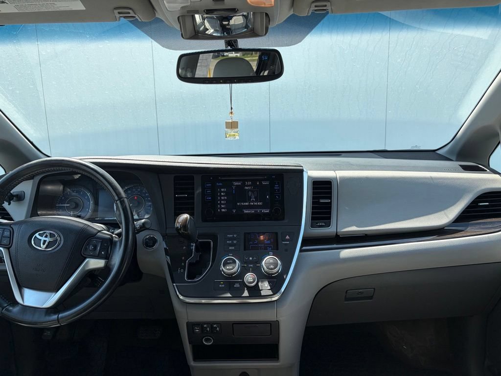 Used 2015 Toyota Sienna XLE w/ XLE Navigation Package FWD image 34