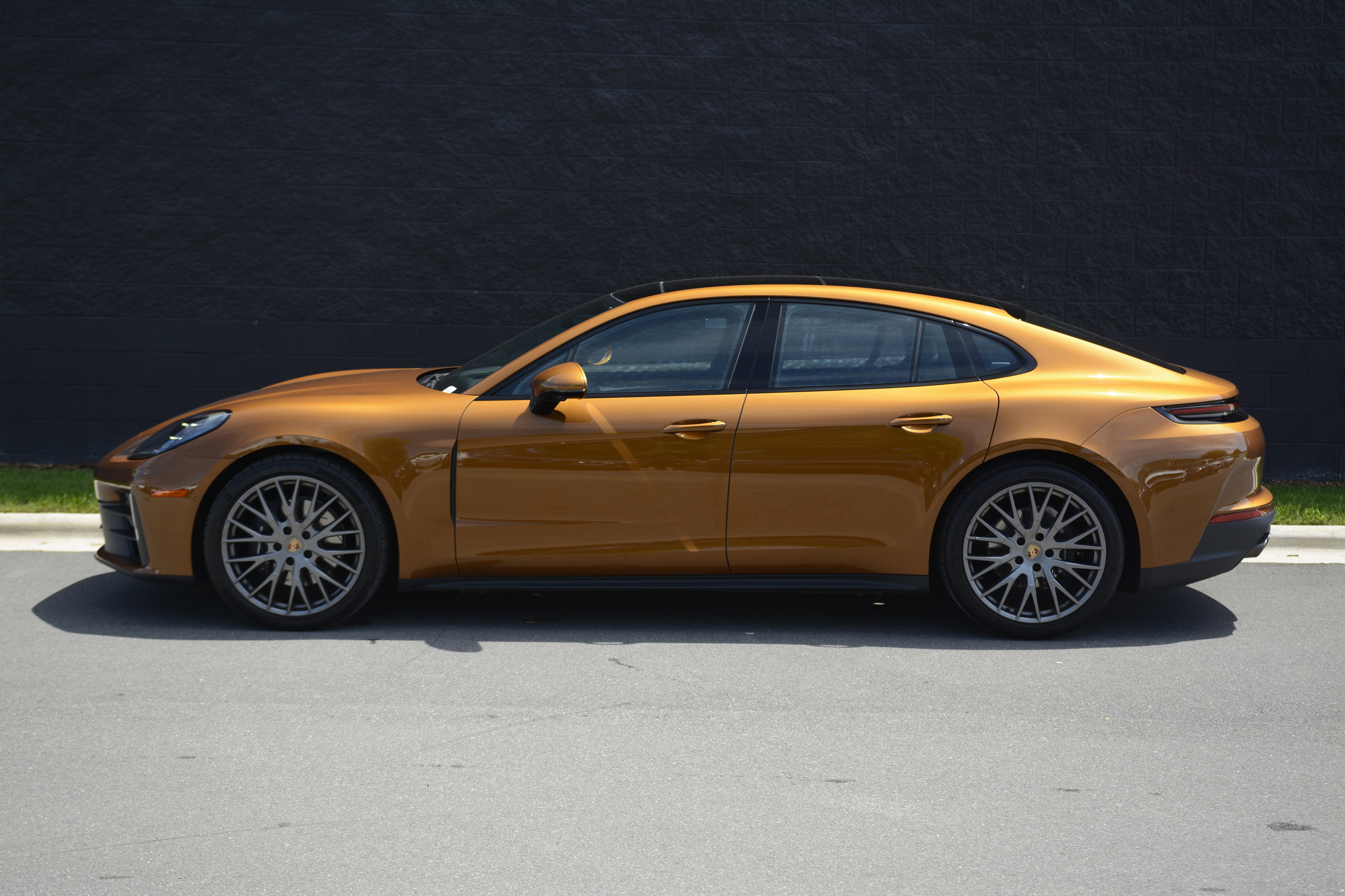 Certified 2025 Porsche Panamera 4 AWD/4WD image 2