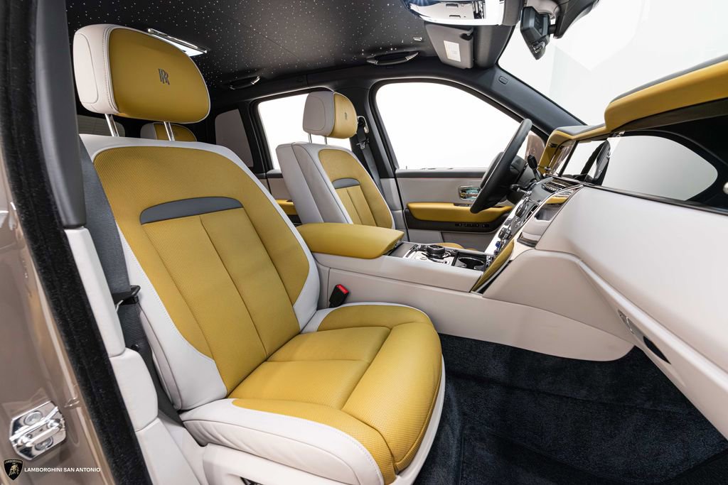 Used 2025 Rolls-Royce Cullinan w/ Dynamic Package image 29