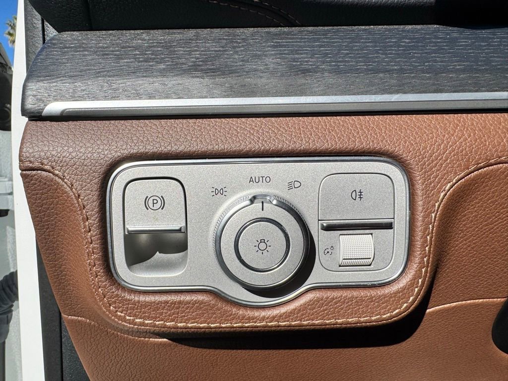 Used 2024 Mercedes-Benz GLE 350 4MATIC image 18