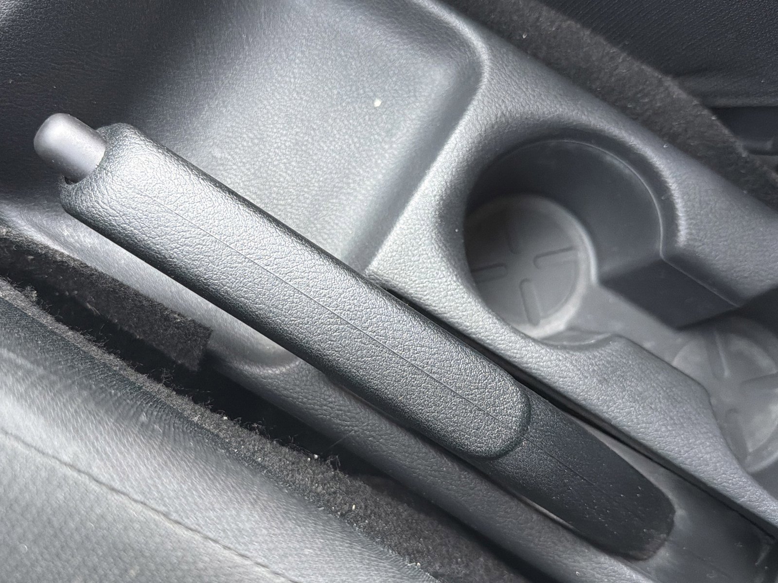 Used 2020 Nissan Kicks S image 36