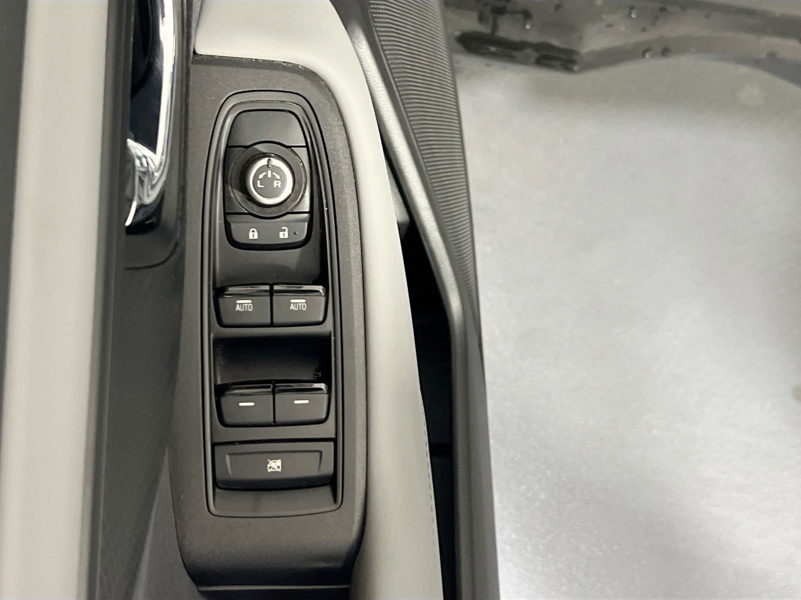 Used 2023 Subaru Outback Premium image 18