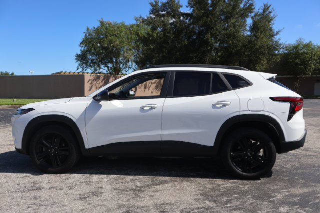 Used 2025 Chevrolet Trax ACTIV w/ Sunroof Package FWD image 5