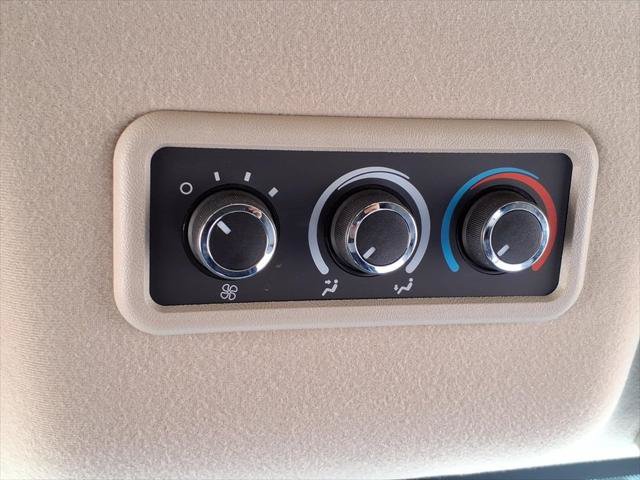 Used 2024 Chevrolet Express 3500 LT w/ LT Preferred Equipment Group RWD image 17