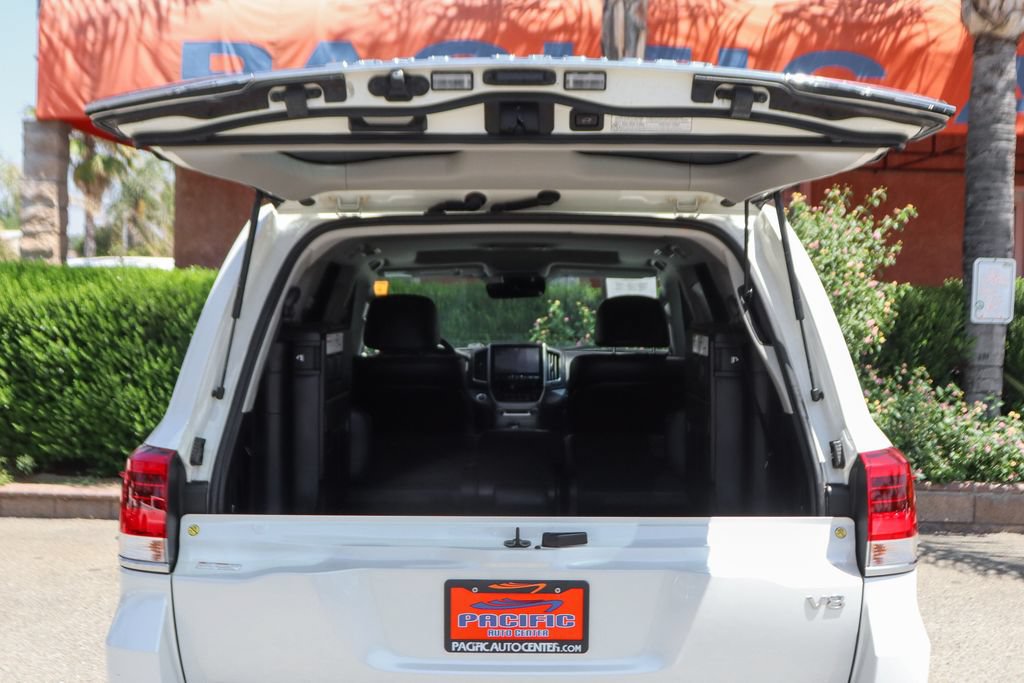 Used 2018 Toyota Land Cruiser AWD/4WD image 8