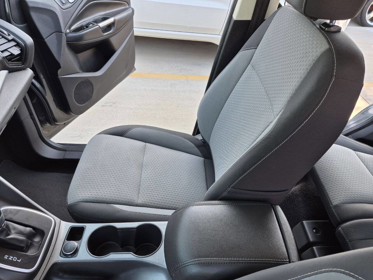 Used 2017 Ford C-MAX SE image 23