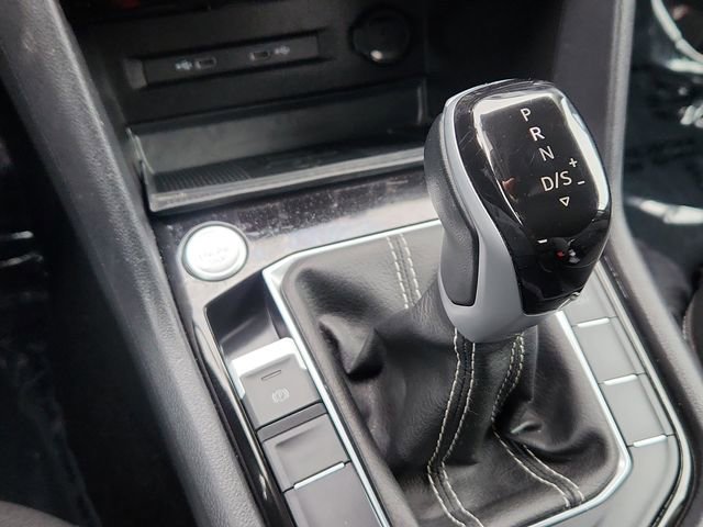 Used 2024 Volkswagen Taos SE image 40