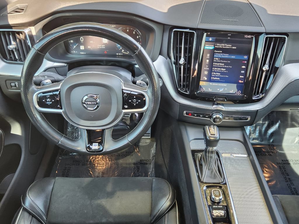 Used 2019 Volvo XC60 T6 R-Design w/ Protection Package Premier AWD/4WD image 3