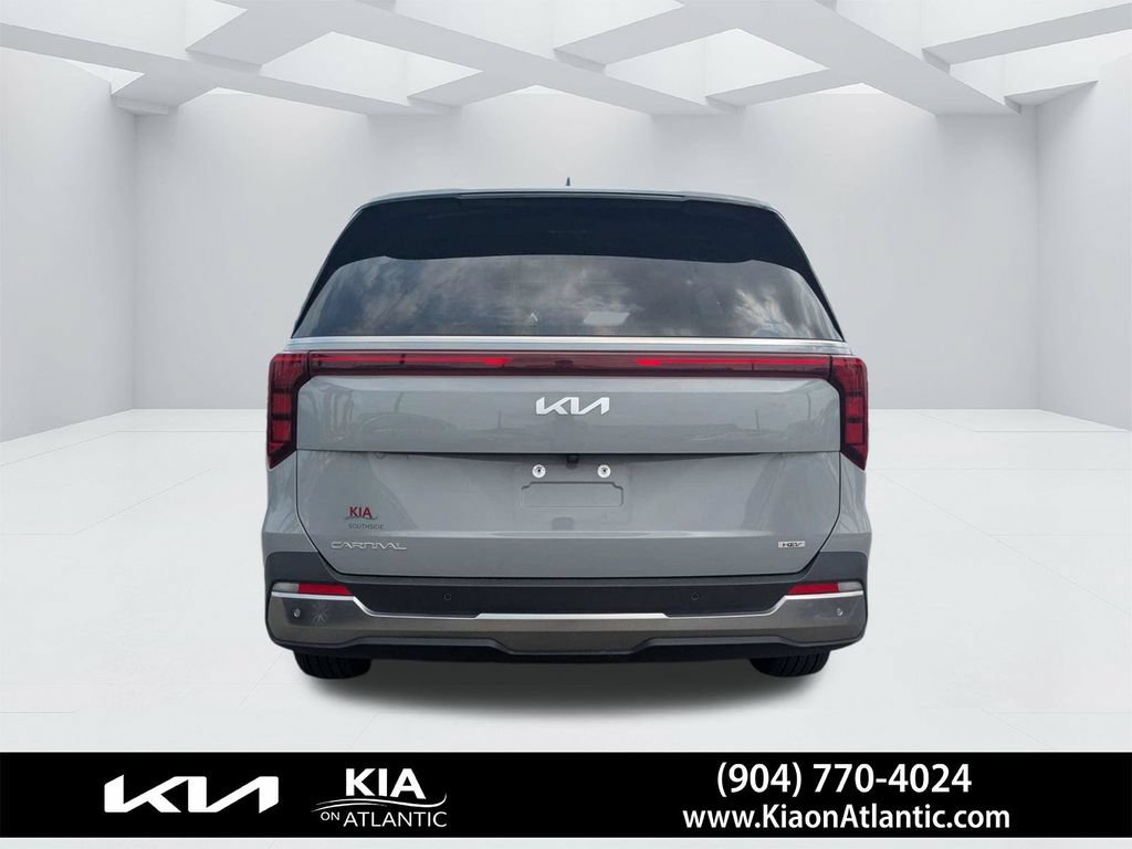 Used 2025 Kia Carnival SX FWD image 4