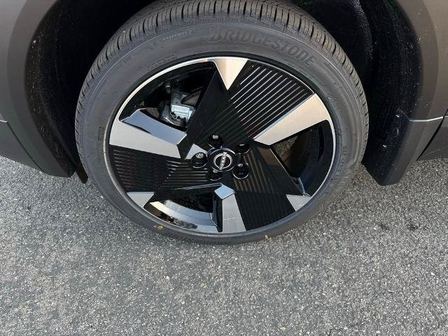 New 2026 Nissan Kicks SR w/ Cold Weather Package AWD/4WD image 9