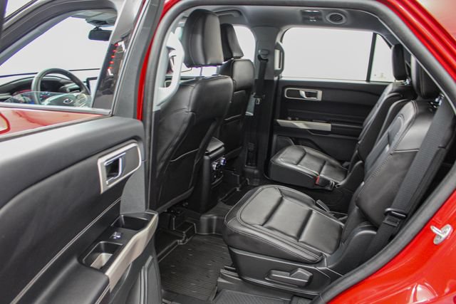 Used 2023 Ford Explorer XLT w/ Equipment Group 202A AWD/4WD image 17