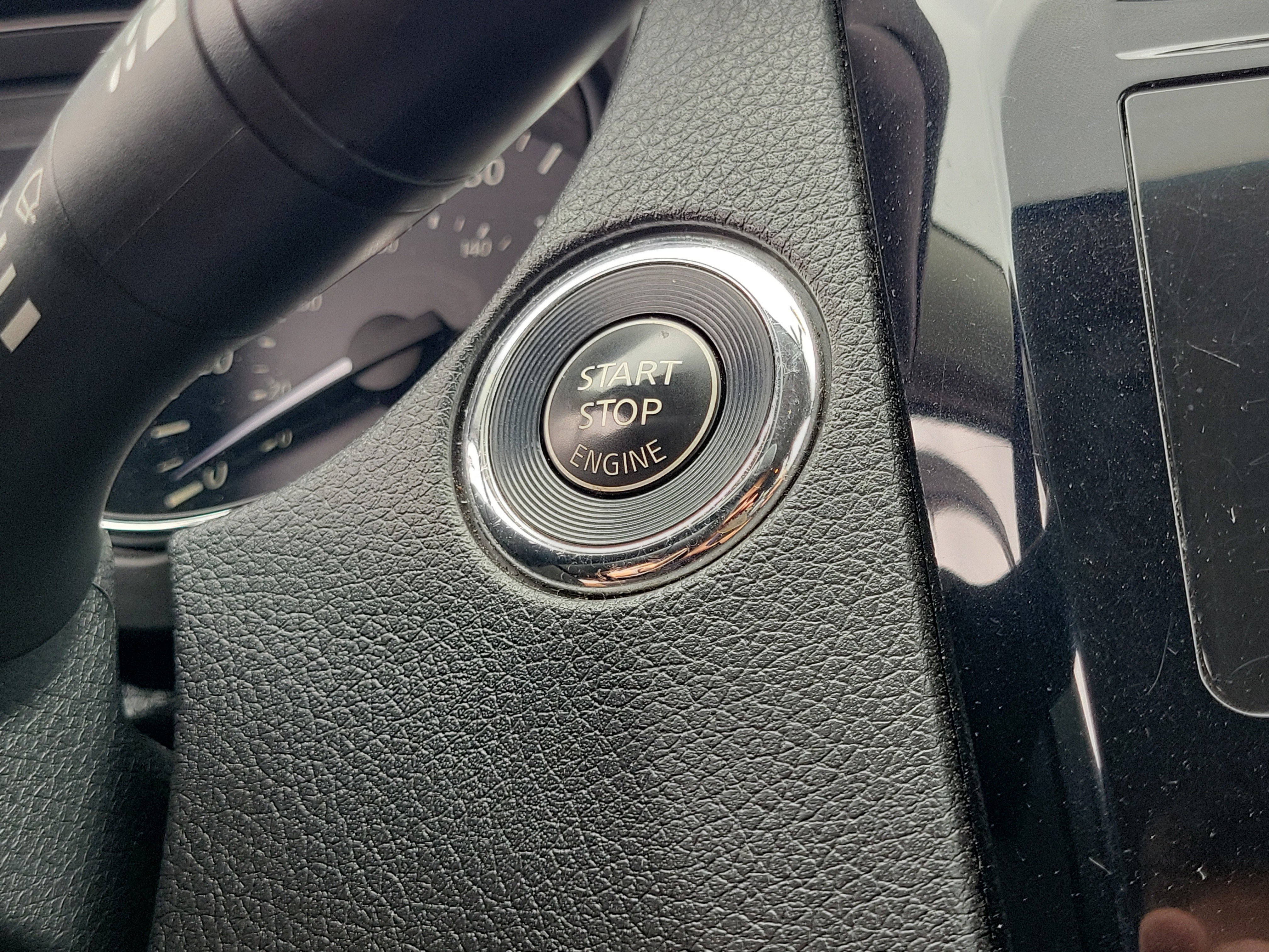 Used 2017 Nissan Rogue SV AWD/4WD image 28