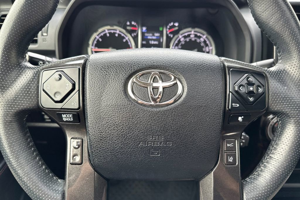 Used 2021 Toyota 4Runner TRD Off-Road Premium w/ Moonroof Package AWD/4WD image 25
