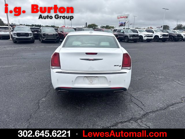 Used 2021 Chrysler 300 S RWD image 4