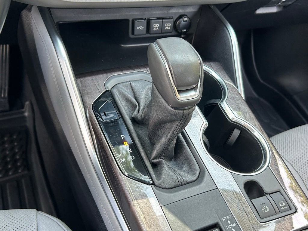 Used 2021 Toyota Highlander Limited image 24